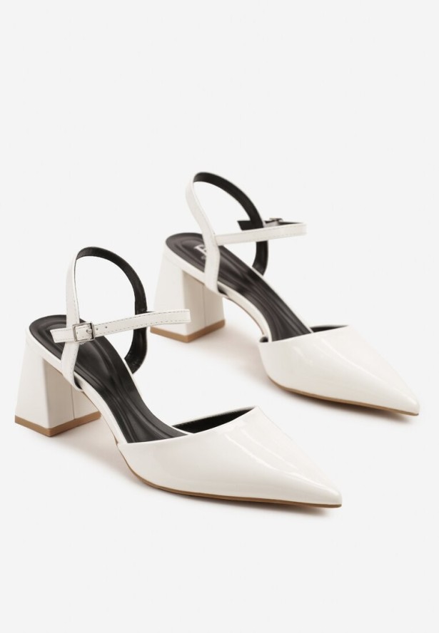 Białe Lakierowane Sandały na Obcasie o Geometrycznym Kształcie Sopione