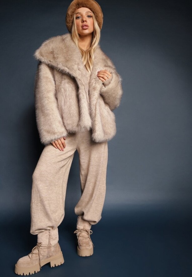 Ciemnobeżowe Botki z Futerkiem na Platformie z Ozdobnym Wiązaniem Cotara