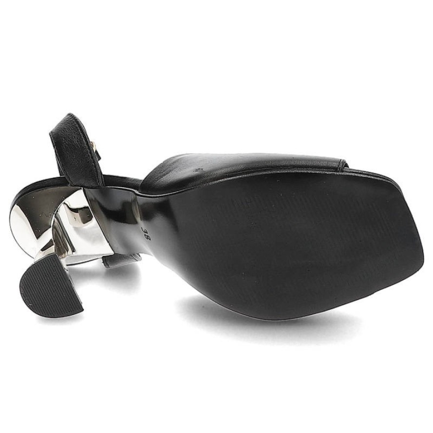 Sandały damskie Chebello, ze skóry naturalnej licowej z wsuwaną konstrukcją skórzanym wnętrzem i wkładką stabilnym obcasem typu słupek oraz odpinanym