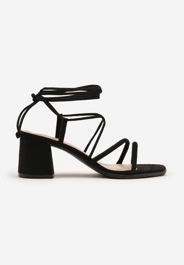 Czarne Sandały Vices na Obcasie Ozdobione Wiązaniem Ataniaria
