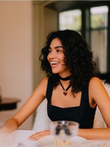 Sukienka mini z marszczeniem - czarny