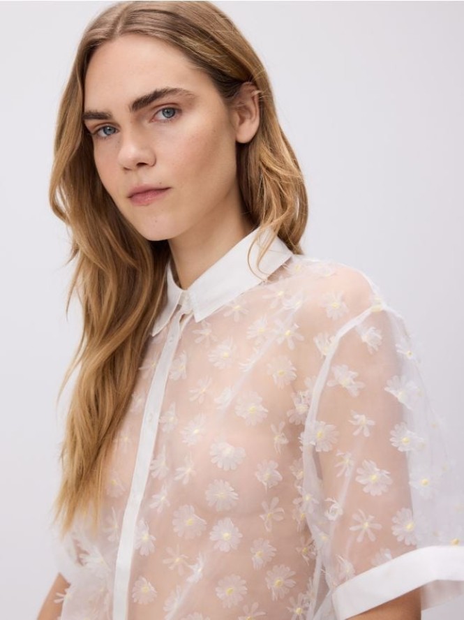 Transparentna koszula z aplikacjami - biały