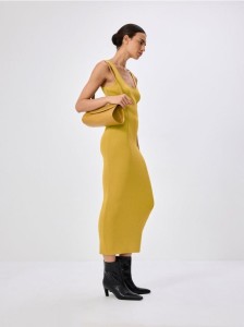 Sukienka midi z wiskozą - warm olive