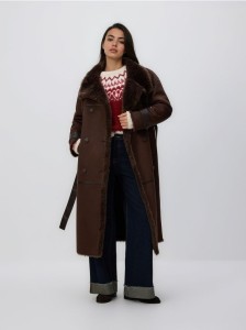Dwurzędowy płaszcz z kożuchem - ciemnobrązowy