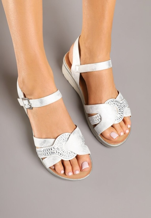 Srebrne Sandały na Niskim Koturnie Zdobione Cyrkoniami Tanarea