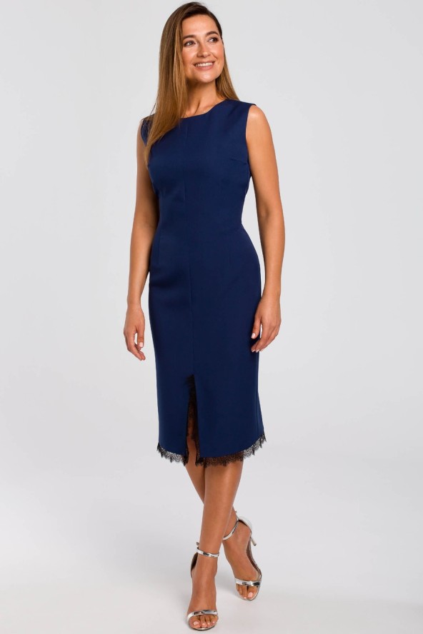 Elegancka sukienka ołówkowa midi rozcięcie na dole i koronka granatowa