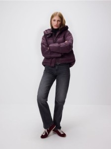 Pikowana kurtka z kapturem - ciemnofioletowy