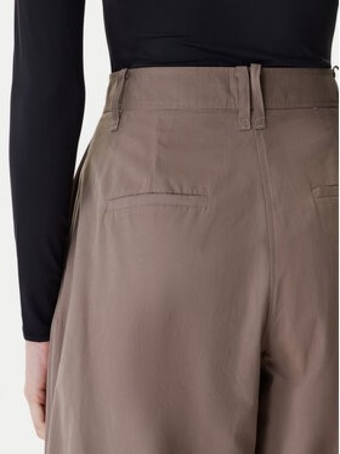 Guess Spodnie materiałowe W6RB08 WJ692 Brązowy Regular Fit