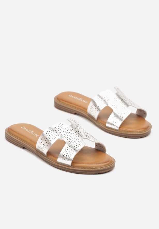 Srebrne Klapki w Eleganckim Stylu Zdobione Perforacją Tillimira