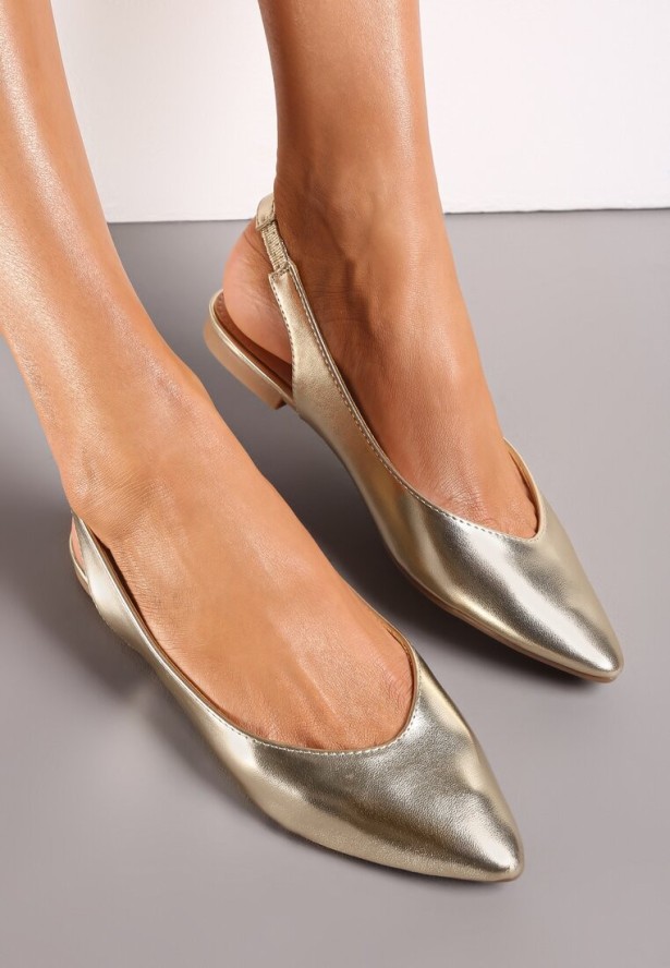 Złote Sandały z Odkrytą Piętą i Noskiem Typu Migdałek Nemegoria