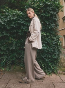 Szerokie spodnie w paski - beżowy