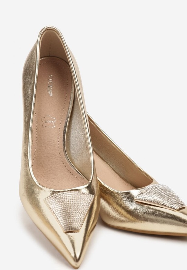 Złote Szpilki Vices Zdobione Aplikacją z Cyrkoniami Niravine