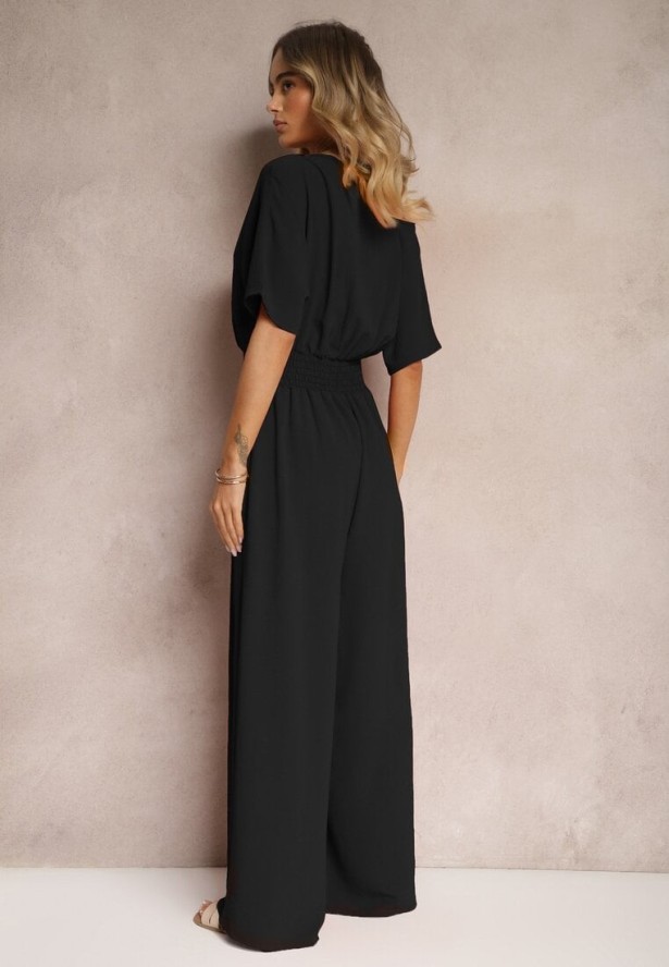 Czarny Taliowany Kombinezon z Zakładkowym Dekoltem i Gumką w Pasie Vimalynna