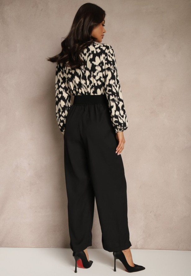 Czarno-Beżowy Kombinezon z Długimi Nogawkami i Kopertowym Dekoltem oraz Paskiem z Gumy Koretta