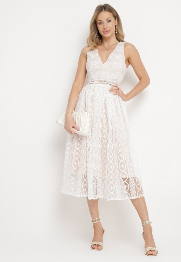 Jasnobeżowa Rozkloszowana Sukienka z Plisowanym Dołem i Ozdobnymi Haftami Asorasia