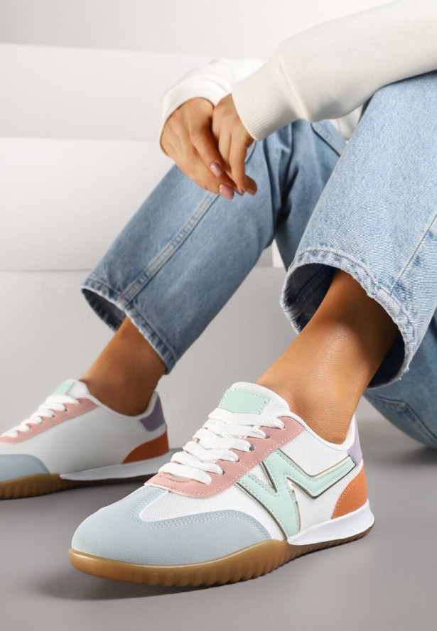 Biało-Niebieskie Sneakersy w Stylu Tenisówek Ozdobione Naszywką Tanelis