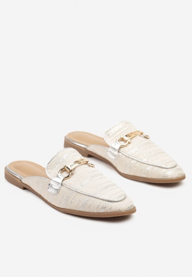 Beżowo-Srebrne Płaskie Klapki Mules z Metaliczną Nicią i Klamrą Tatirielis