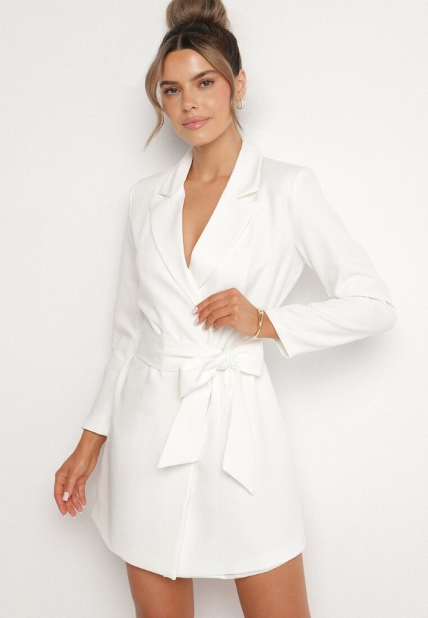 Biała Marynarka Sukienkowa z Paskiem i Usztywnionymi Ramionami Etinella