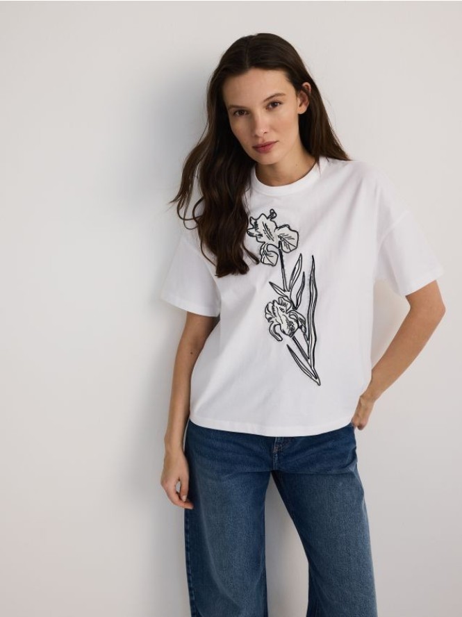 Bawełniany T-shirt z haftem - biały