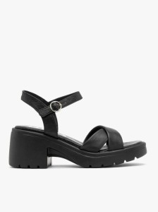 Czarne sandały na masywnym spodzie