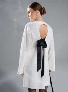 Sukienka mini z cekinami - biały