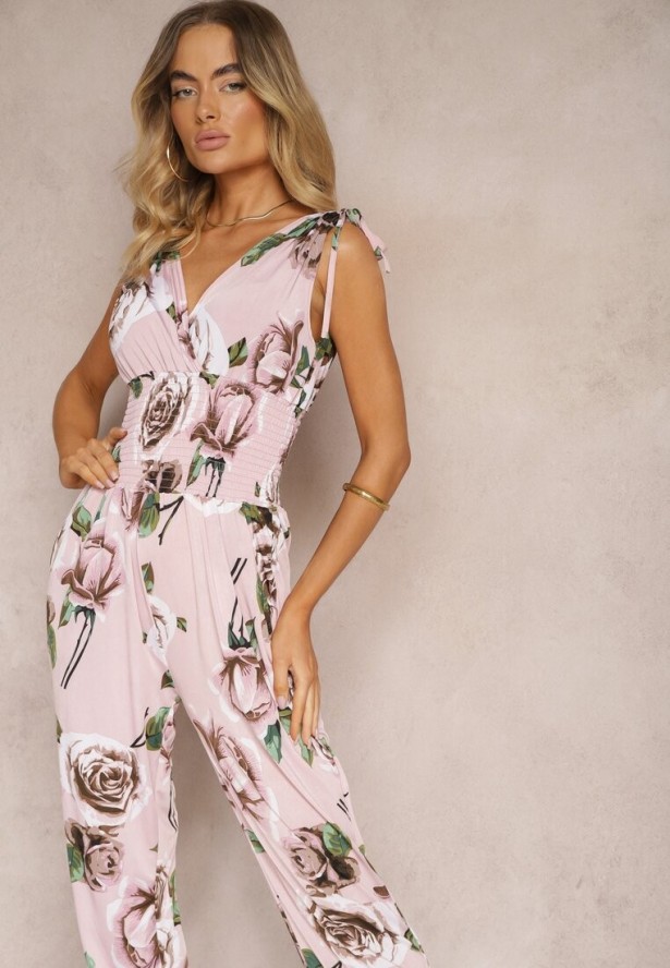 Jasnoróżowy Kombinezon o Taliowanym Kroju Bez Rękawów w Kwiaty Senivia