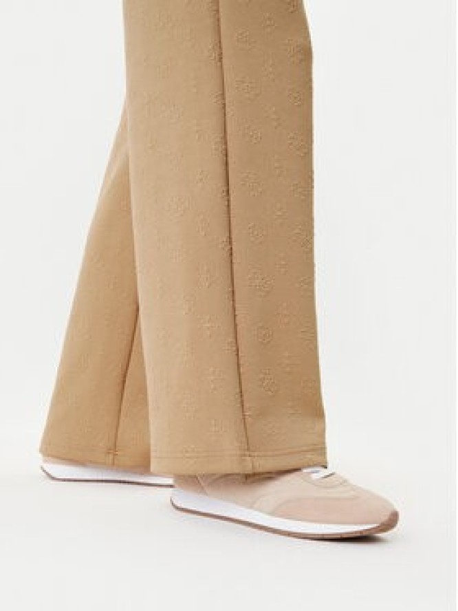 Guess Spodnie dresowe V5YB19 KBSL2 Beżowy Regular Fit