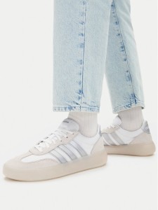 adidas Sneakersy Barreda Decode JI2321 Biały