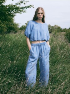 Jeansy wide leg z lyocellu - niebieski