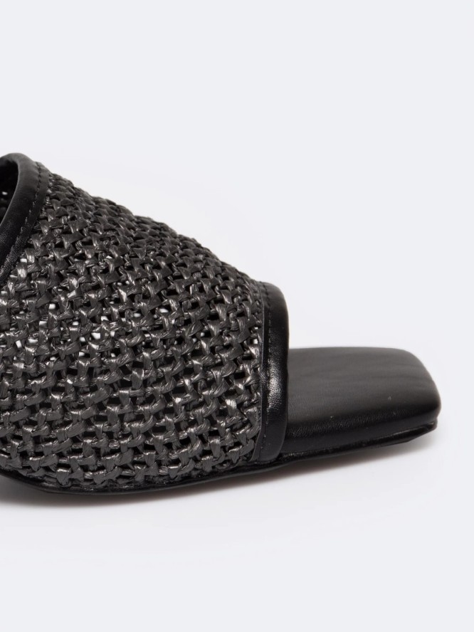 Klapki damskie eleganckie na obcasie czarne RR274147 906