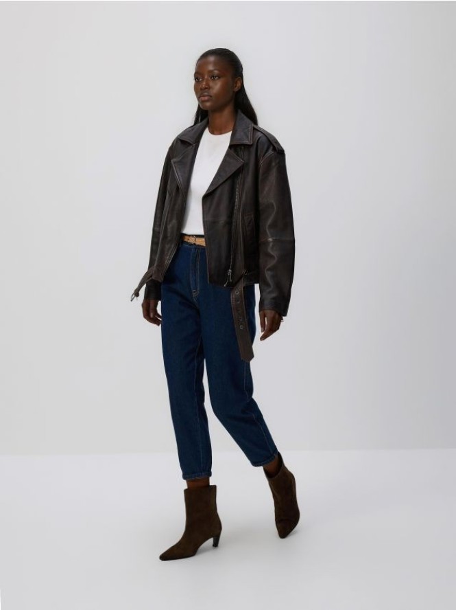 Jeansy paperbag z paskiem - granatowy