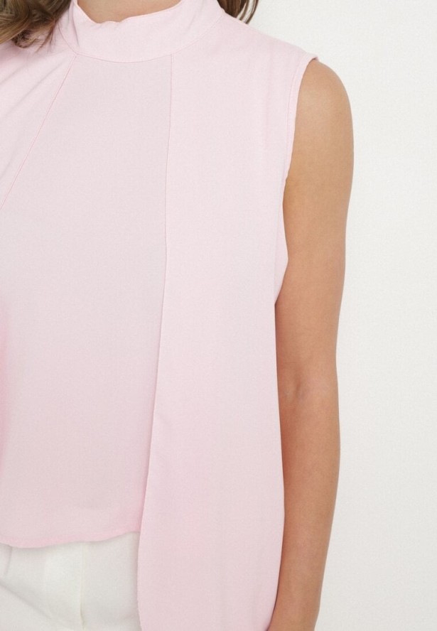 Różowa Asymetryczna Bluzka z Dłuższymi Bokami Fadeleira