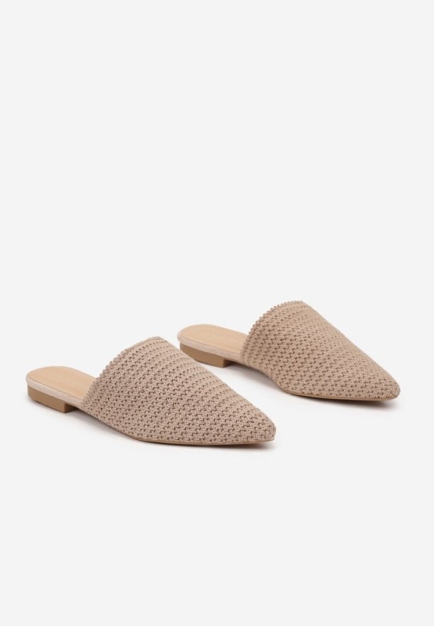 Ciemnobeżowe Klapki Typu Mule z Plecionki ze Szpiczastym Noskiem Alnil
