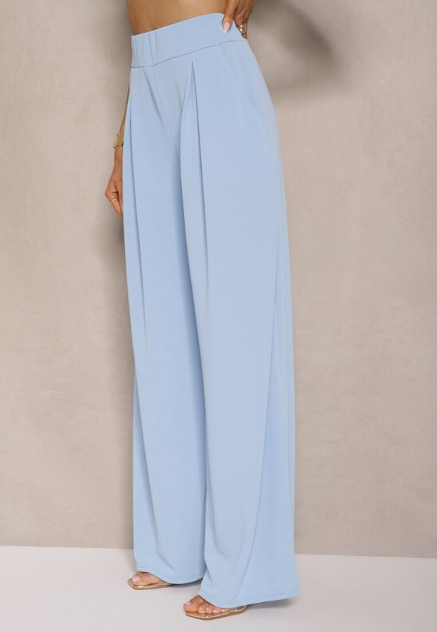 Niebieski Komplet Spodnie o Szerokim Kroju i Asymetryczna Bluzka z Marszczeniem Nitara
