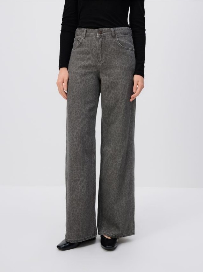 Jeansy baggy fit w panterkę - szary