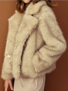 Płaszcz z imitacji futra - kremowy