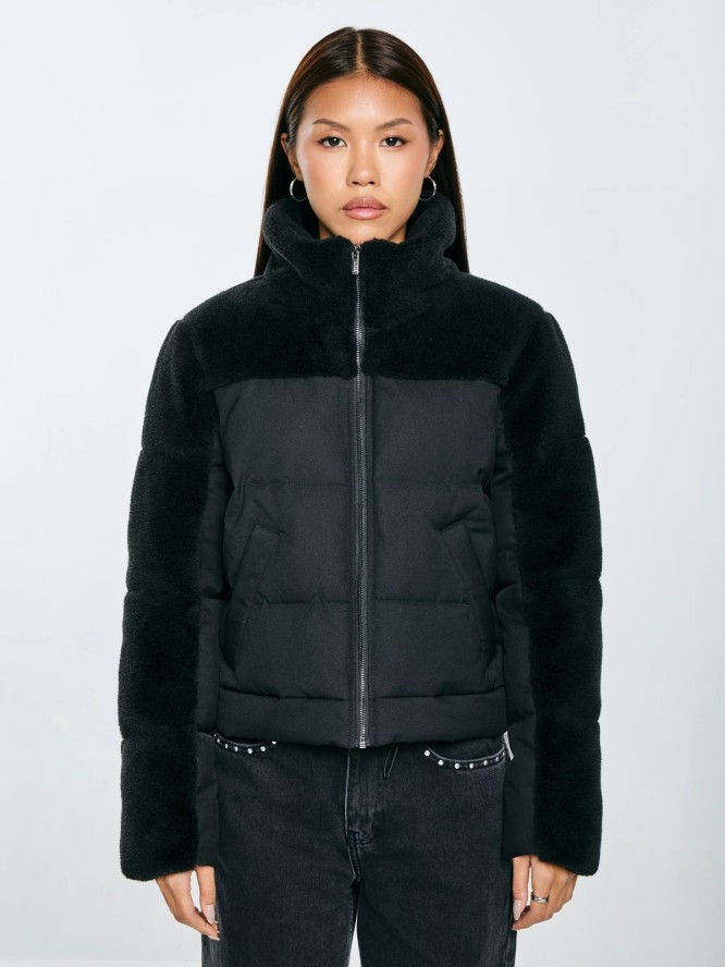 Kurtka damska pudełkowa z futerkiem czarna Salbatora 906