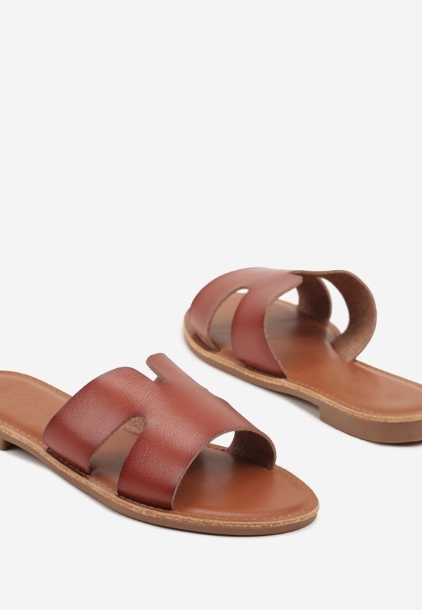 Brązowe Klapki z Geometryczną Cholewką Antellis