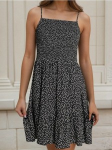 Wiskozowa sukienka mini na ramiączkach w kropki - czarny