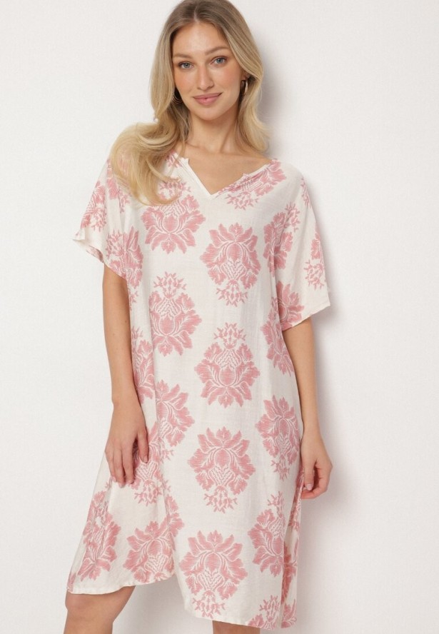 Różowa Pudełkowa Sukienka z Wiskozy Ozdobiona Geometrycznym Wzorem Emilavie