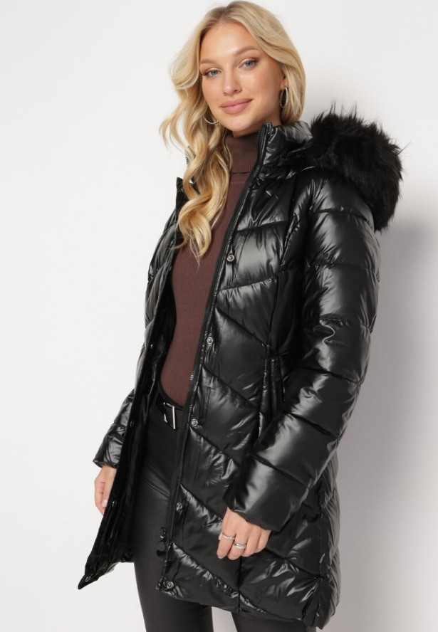 Czarna Pikowana Kurtka przed Kolano z Kapturem i Futerkiem Salasa