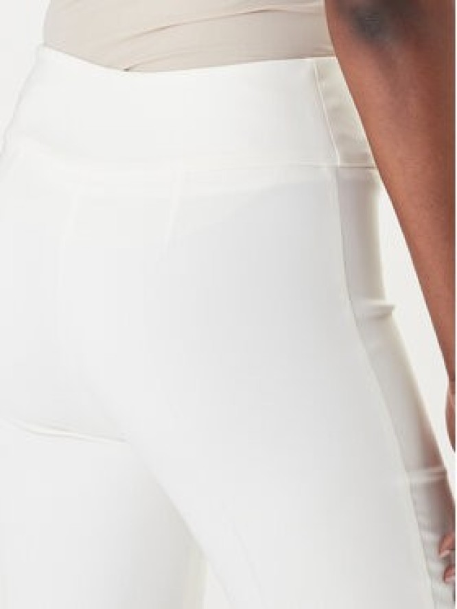 Rinascimento Spodnie materiałowe CFC0127876003 Biały Slim Fit