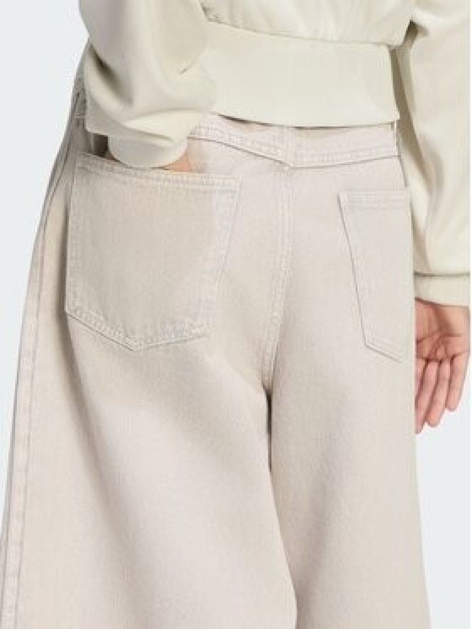 adidas Bermudy KQ6477 Beżowy jasny Oversize