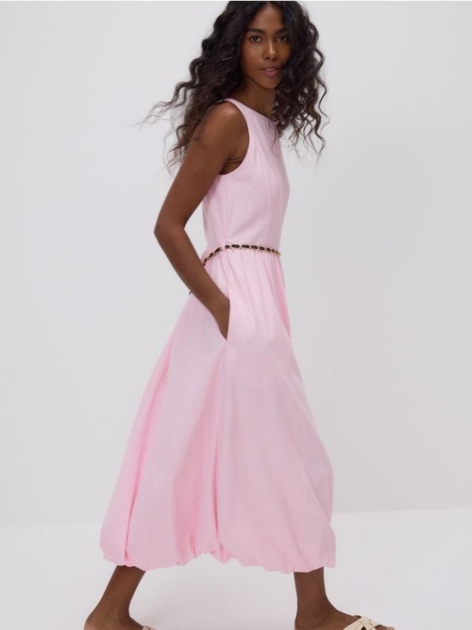 Sukienka bombka z paskiem - różowy