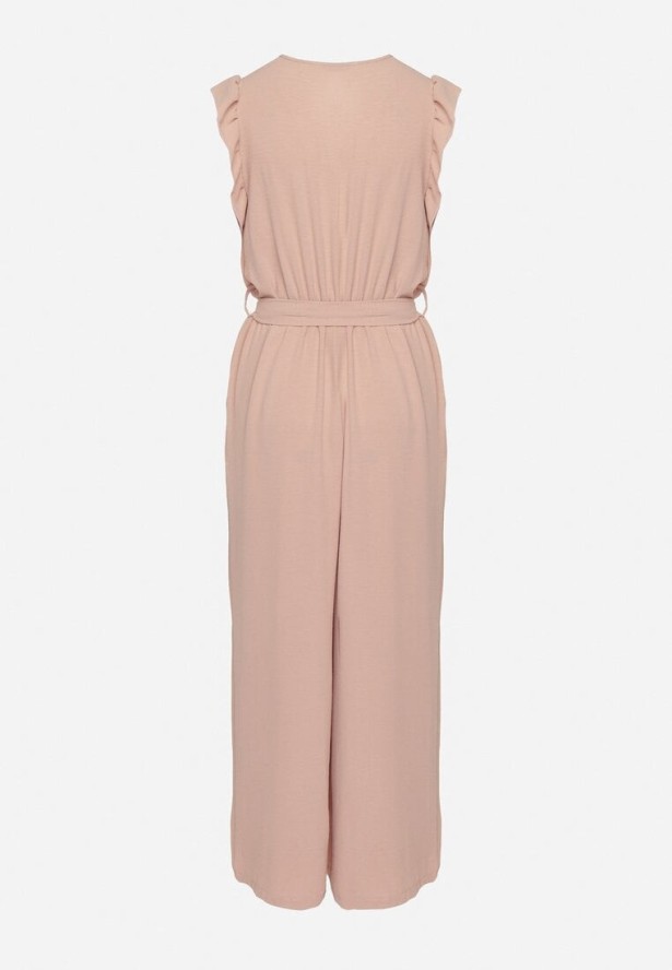 Jasnoróżowy Taliowany Kombinezon Koktajlowy z Paskiem w Talii i Falbanami przy Ramionach Vimarine
