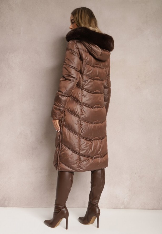 Brązowa Kurtka Płaszcz za Kolano z Pikowaniem i Odpinanym Kapturem Calarin