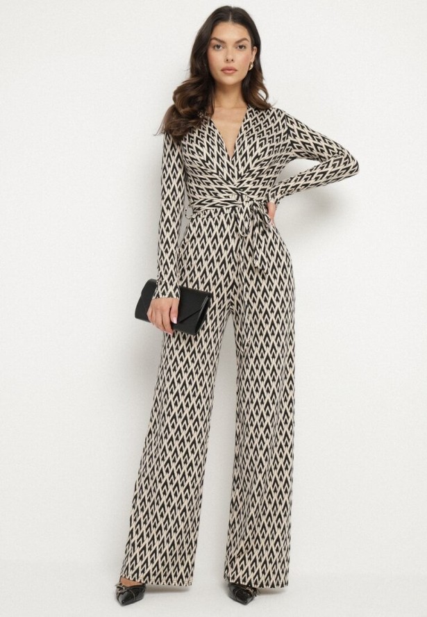 Czarny Kombinezon Ozdobiony Geometrycznym Wzorem z Wiązanym Paskiem Palenori