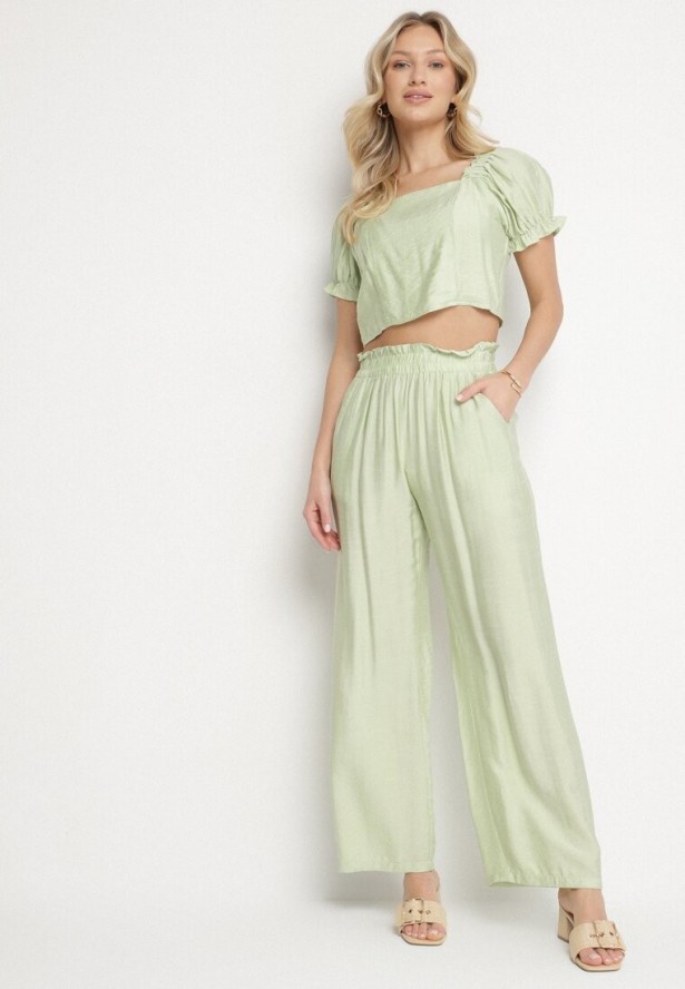 Jasnozielony Wiskozowy Komplet Spodnie o Szerokim Kroju i Top Heltebia