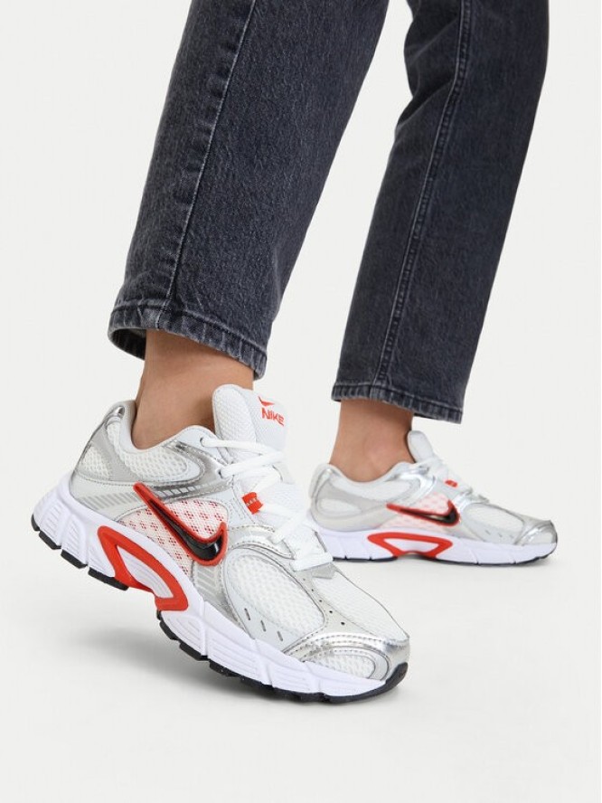 Nike Sneakersy V5 RNR HQ7901 Szary