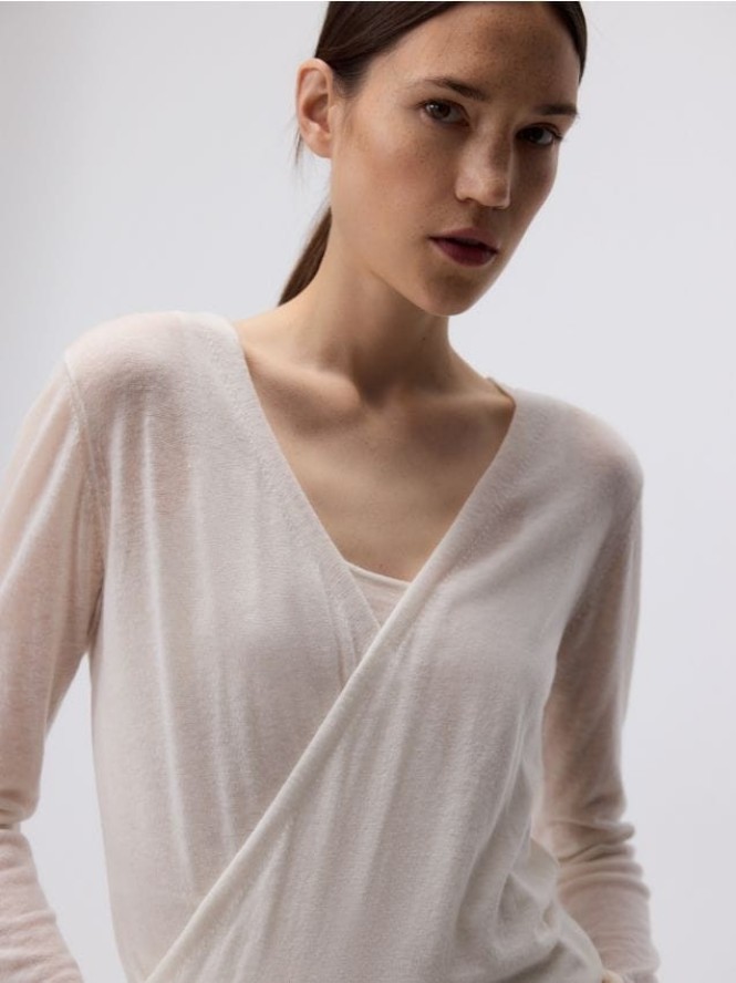 Wełniany sweter - złamana biel